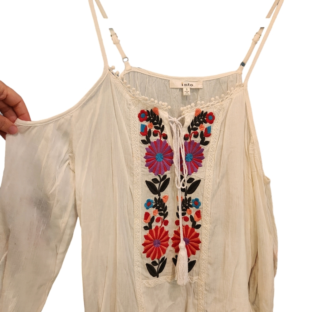 NWOT LF Boutique Off-Shoulder Floral Tie-Front Flowing Top - Picture 4 of 10